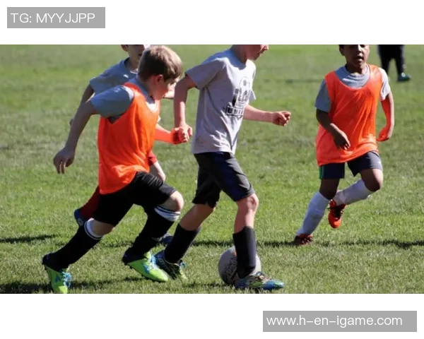 足球运动员饮料的选择与健康影响探讨及其对竞技表现的作用分析